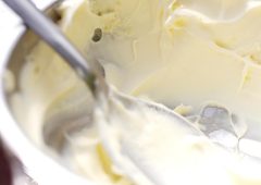 5 Easy Clotted Cream Recipes To DIY Yourself
