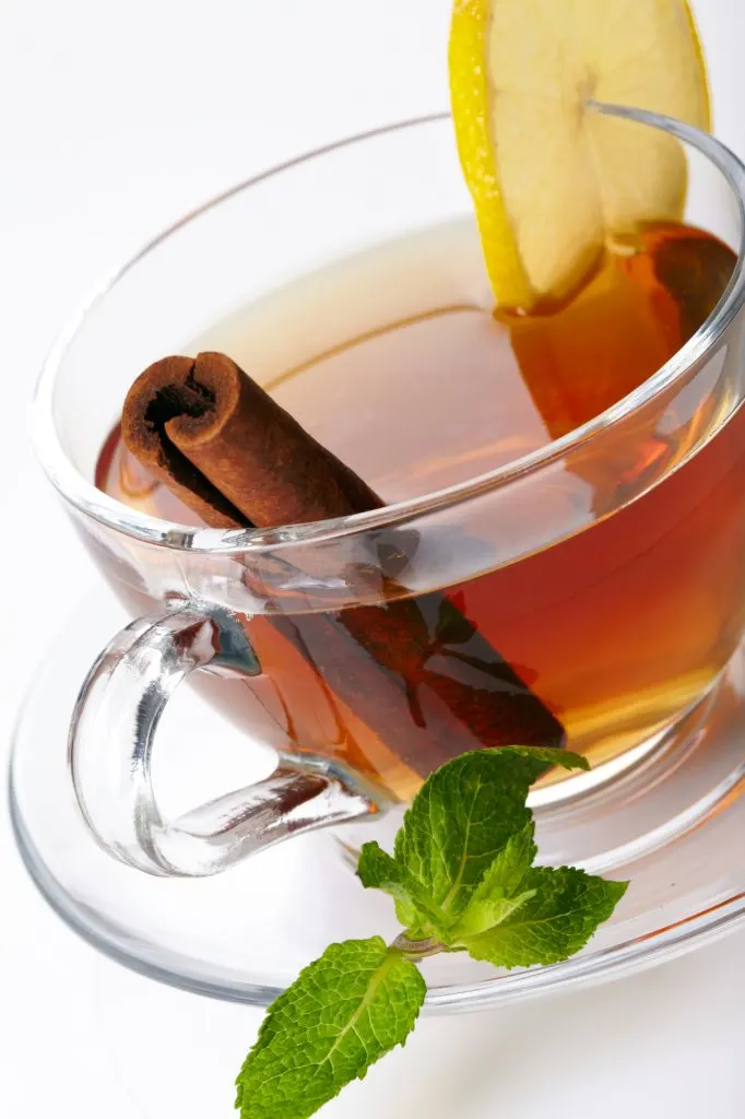 brewed cinnamon tea with lemon