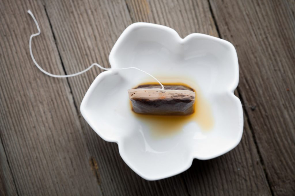 a used tea bag can help a tooth abscess